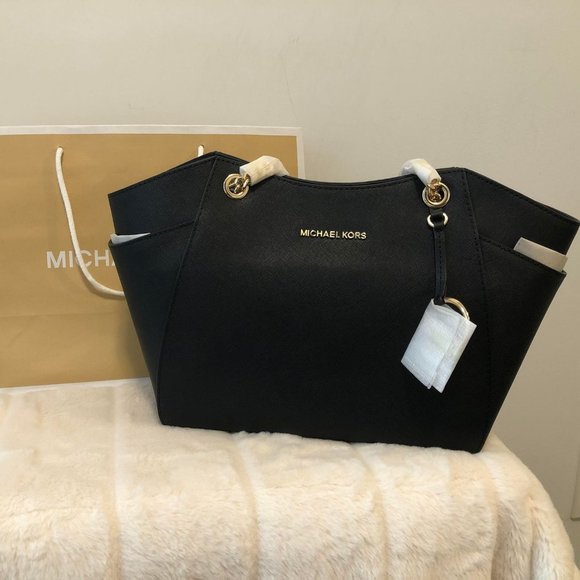 Michael Kors Handbags - BRAND NEW! Michael Kors Jet Set Travel Tote
